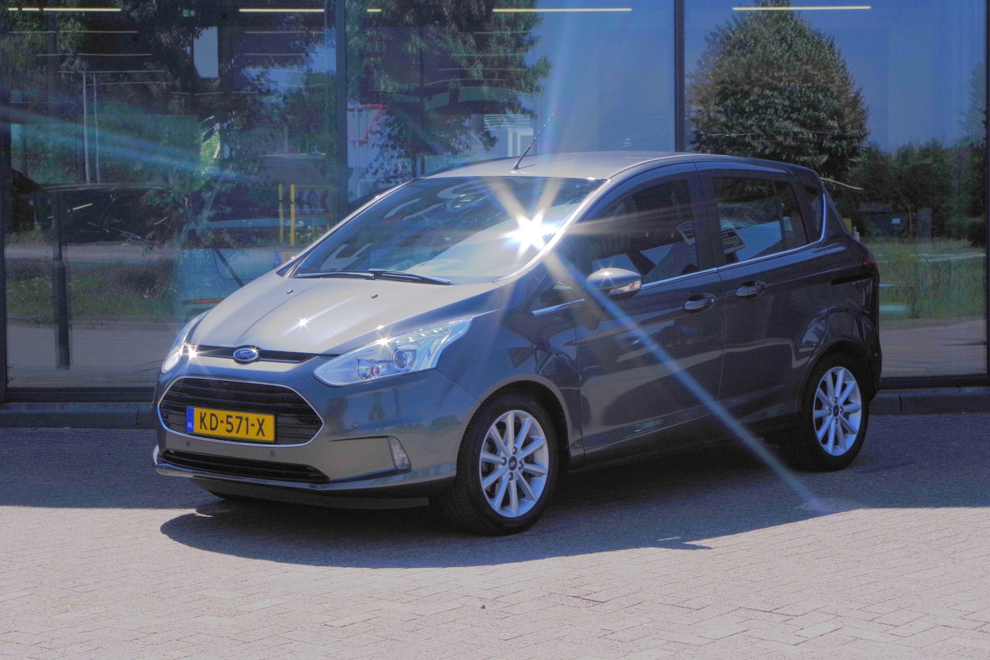 Ford B-Max - 1.6 TI-VCT Titanium 105 PK automaat, Trekhaak, Camera, Cruise Control - AutoWereld.nl