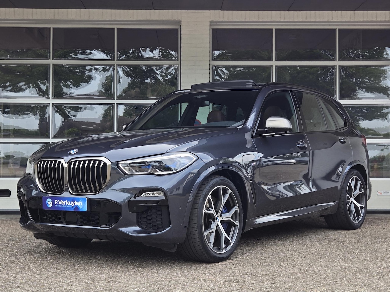 BMW X5 - XDRIVE45E M SPORT | DRIVING PROFF. | PANORAMA | 360 CAMERA | SPORTSTOELEN | LASER | - AutoWereld.nl