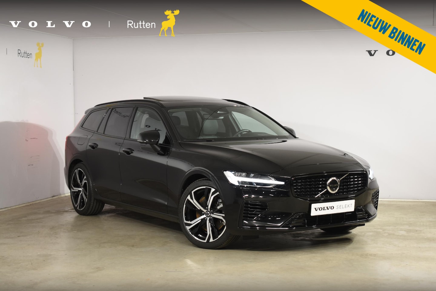 Volvo V60 - T6 350PK Automaat Plug-in hybrid AWD Ultra Dark / Adaptieve Cruisecontrol / Panoramadak / - AutoWereld.nl