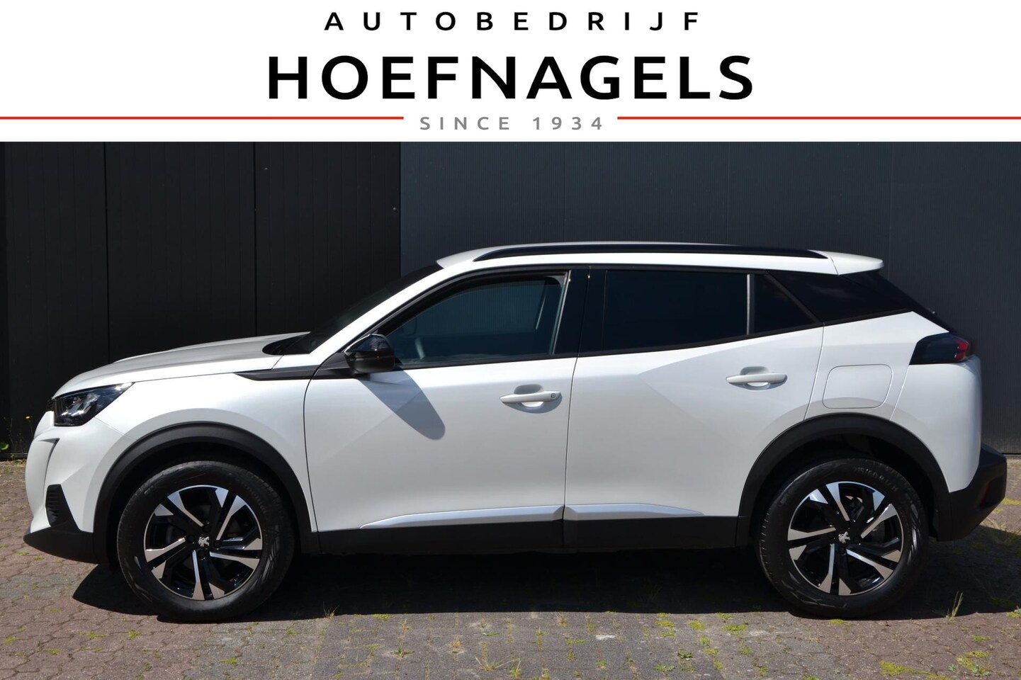 Peugeot 2008 - 1.2 PureTech 100 Allure * Navigatie * 3-D Cockpit - AutoWereld.nl