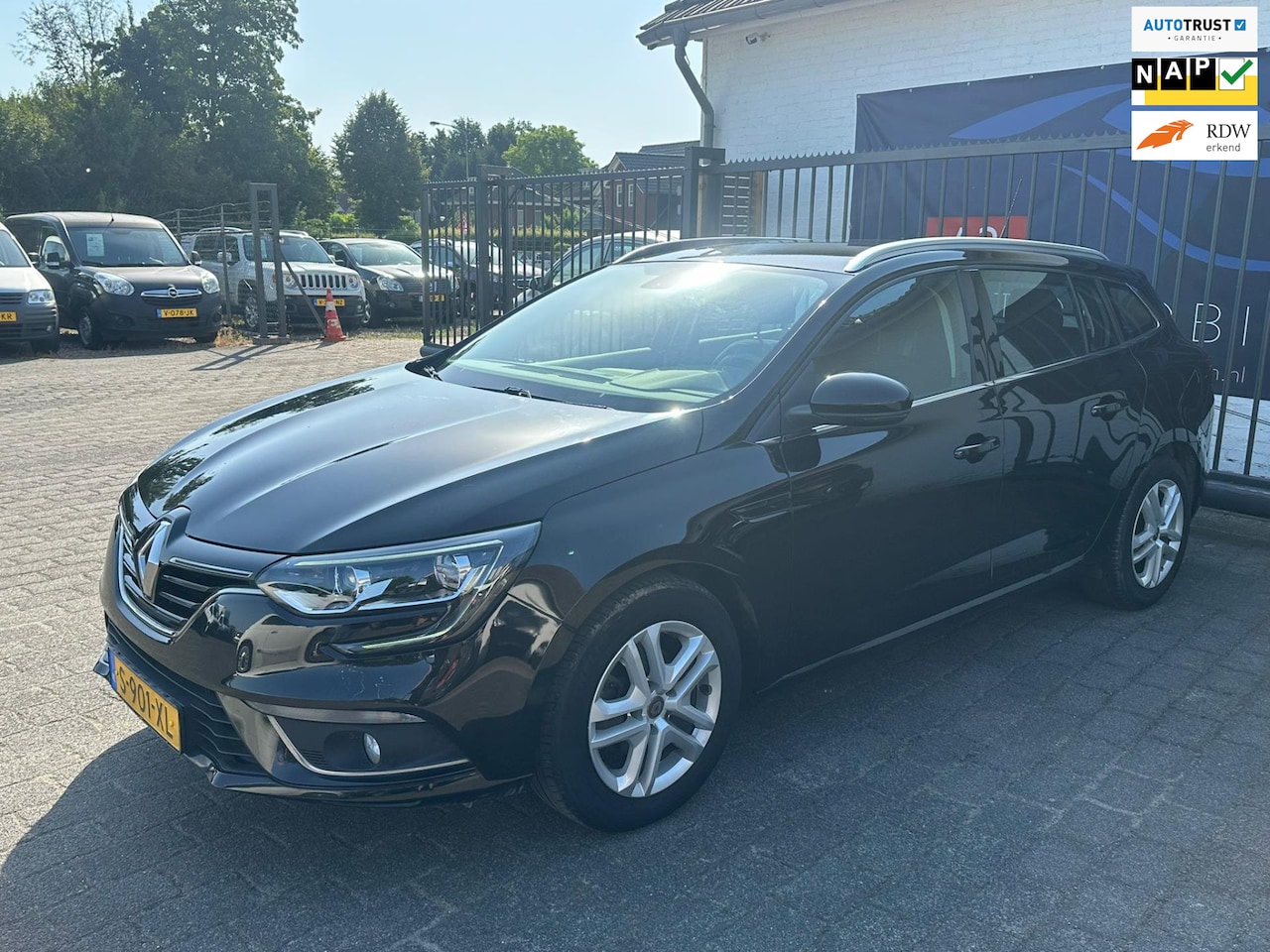 Renault Mégane Estate - 1.3 TCe Limited / NAVIGATIE / AIRCO / TREKHAAK / CRUISE CONTROL - AutoWereld.nl