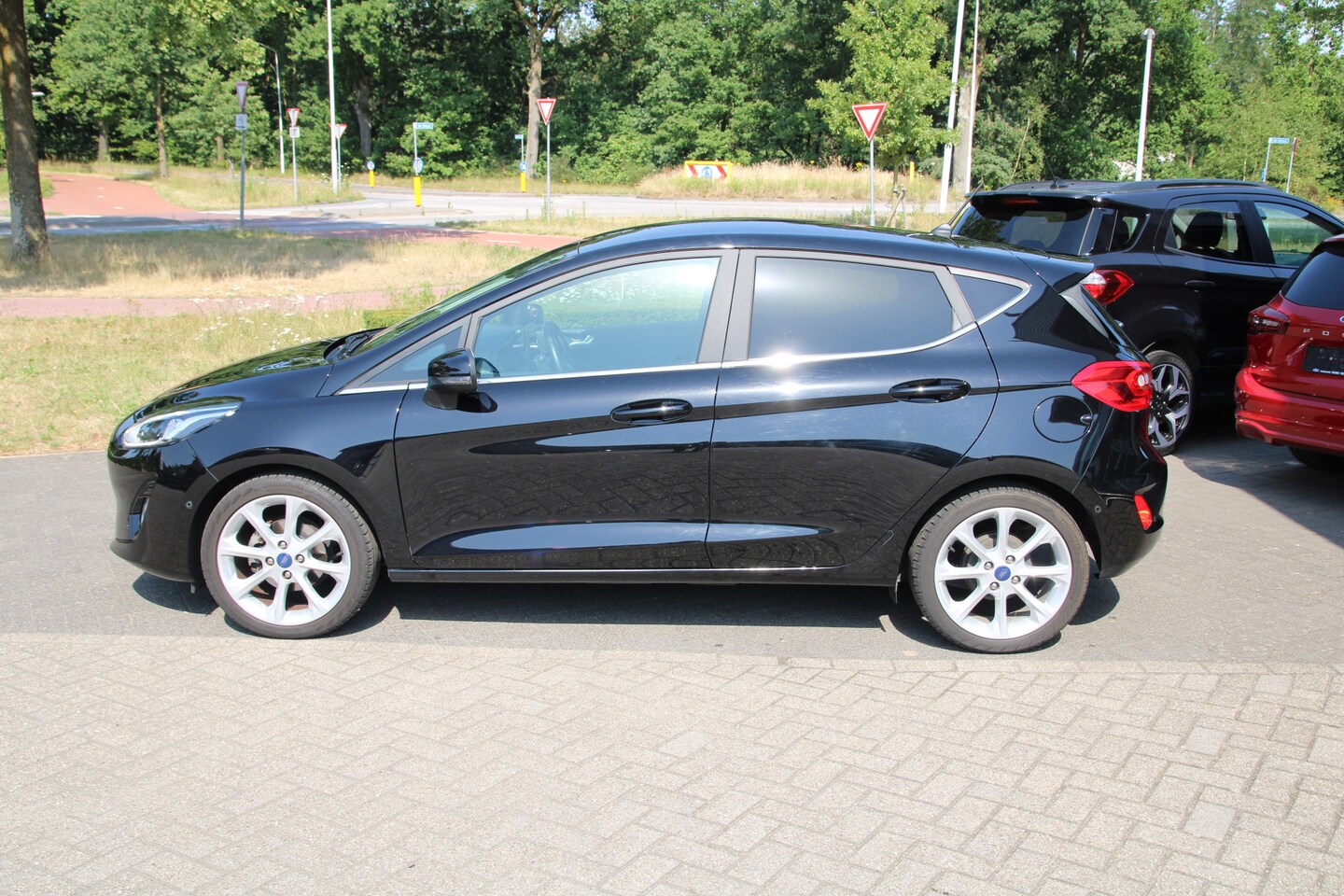 Ford Fiesta - 1.0 EcoBoost Titanium 100 PK NAVIGATIE | CAMERA | TREKHAAK | - AutoWereld.nl