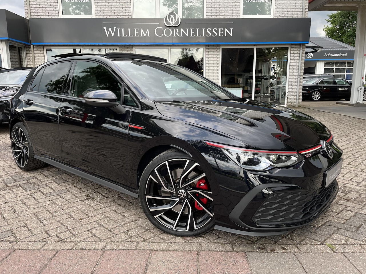 Volkswagen Golf - 2.0 TSI GTI Aut Pano Leder IQ Light Camera Zitklim - AutoWereld.nl