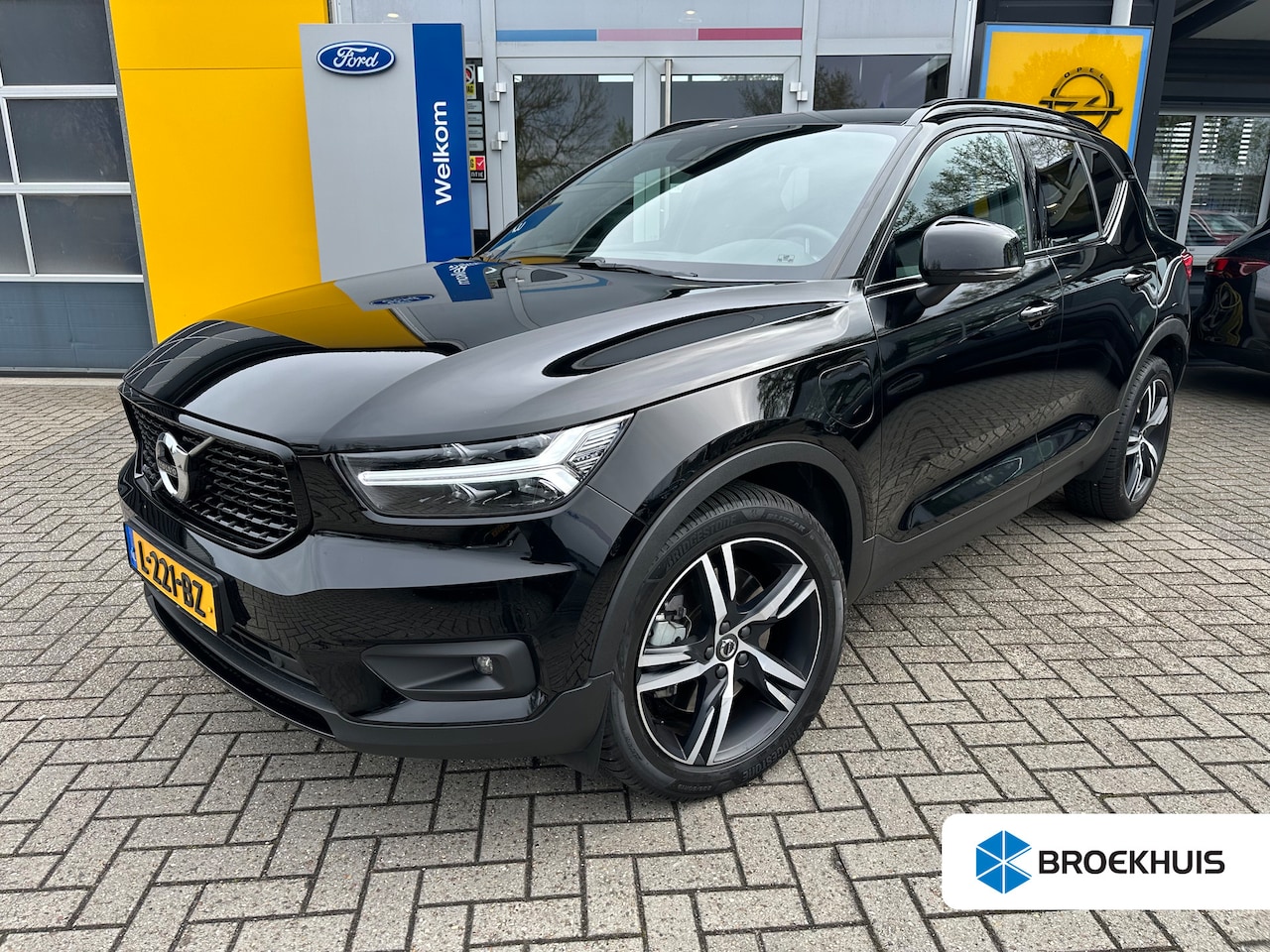 Volvo XC40 - T5 262PK Recharge R-Design | STOEL- EN STUURVERWARMING| LEDER/ALCANTARA| NAVIGATIE| ADAPTI - AutoWereld.nl