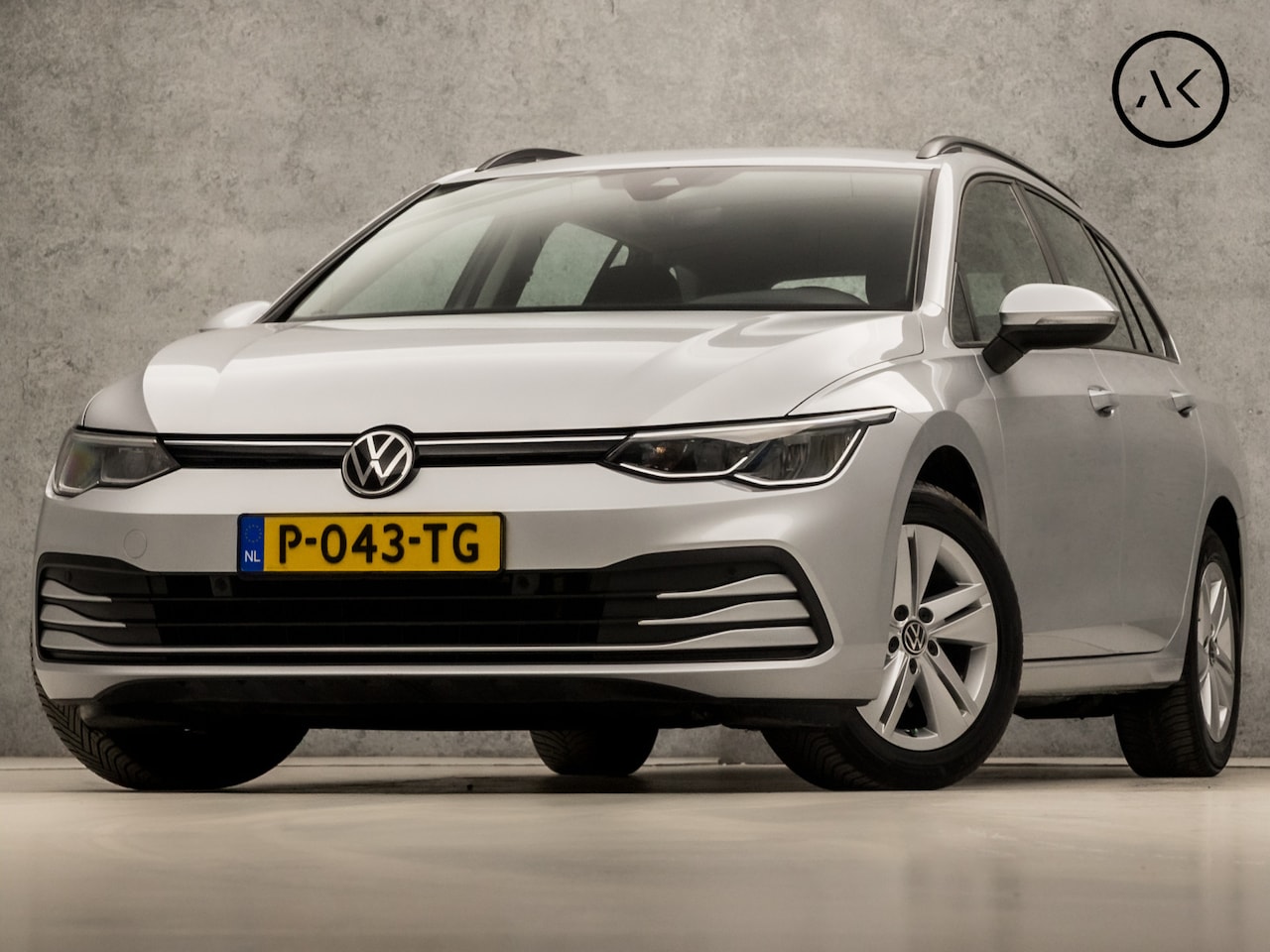 Volkswagen Golf Variant - 1.0 eTSI Life Business Automaat (GROOT NAVI, CLIMATE, STUUR/STOELVERWARMING, SFEERVERLICHT - AutoWereld.nl