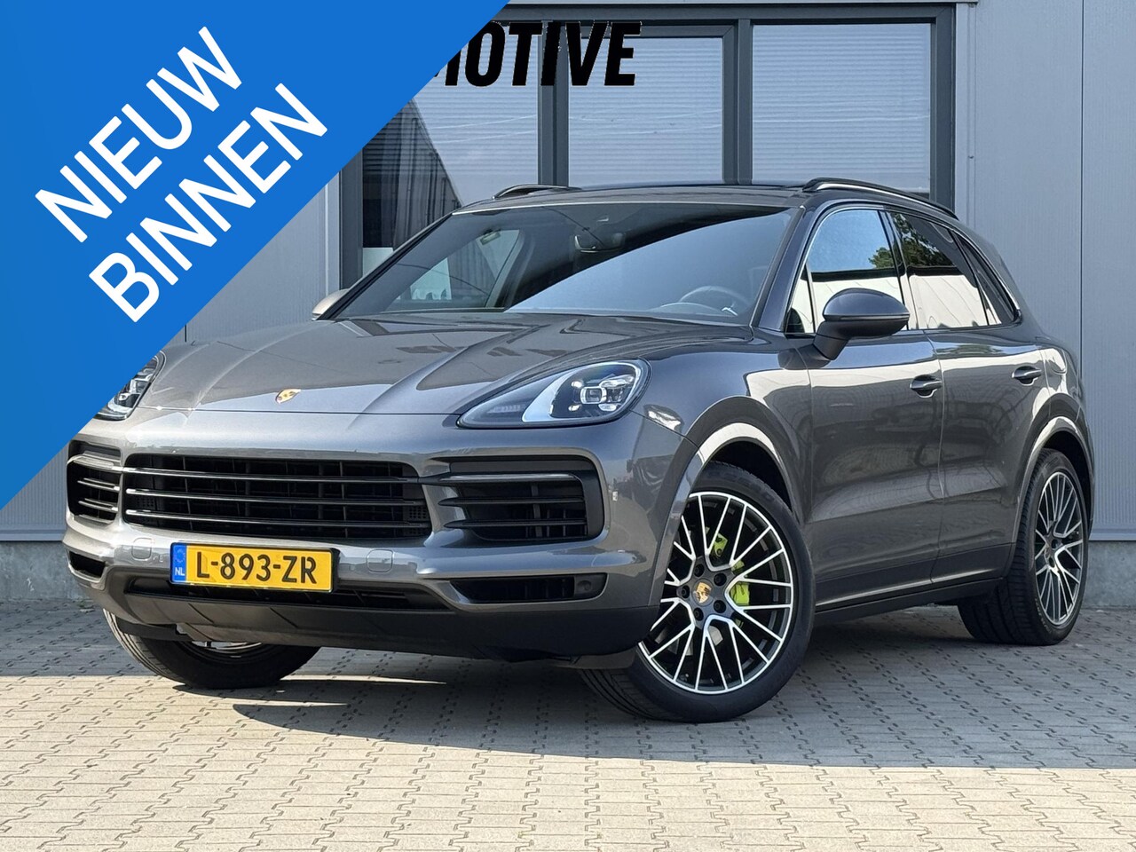 Porsche Cayenne - 3.0 E-Hybrid 462 pk | Sportuitlaat | Panorama | Trekhaak | Leder dashboard - AutoWereld.nl