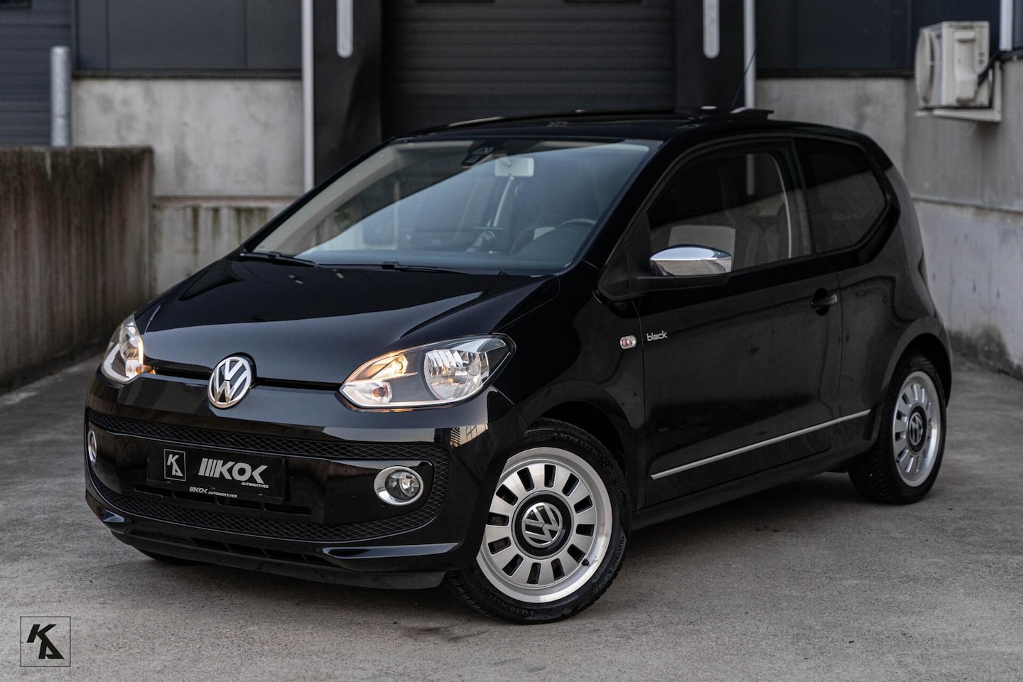 Volkswagen Up! - 1.0 2012 | Black 75PK | Luxe uitvoering - AutoWereld.nl