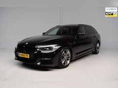BMW 5-serie Touring - 520i AUT8 M-SPORT ORG.NED / NAP / PANORAMADAK / VIRTUAL / CAMERA / LEER / COMFORTSTOELEN /