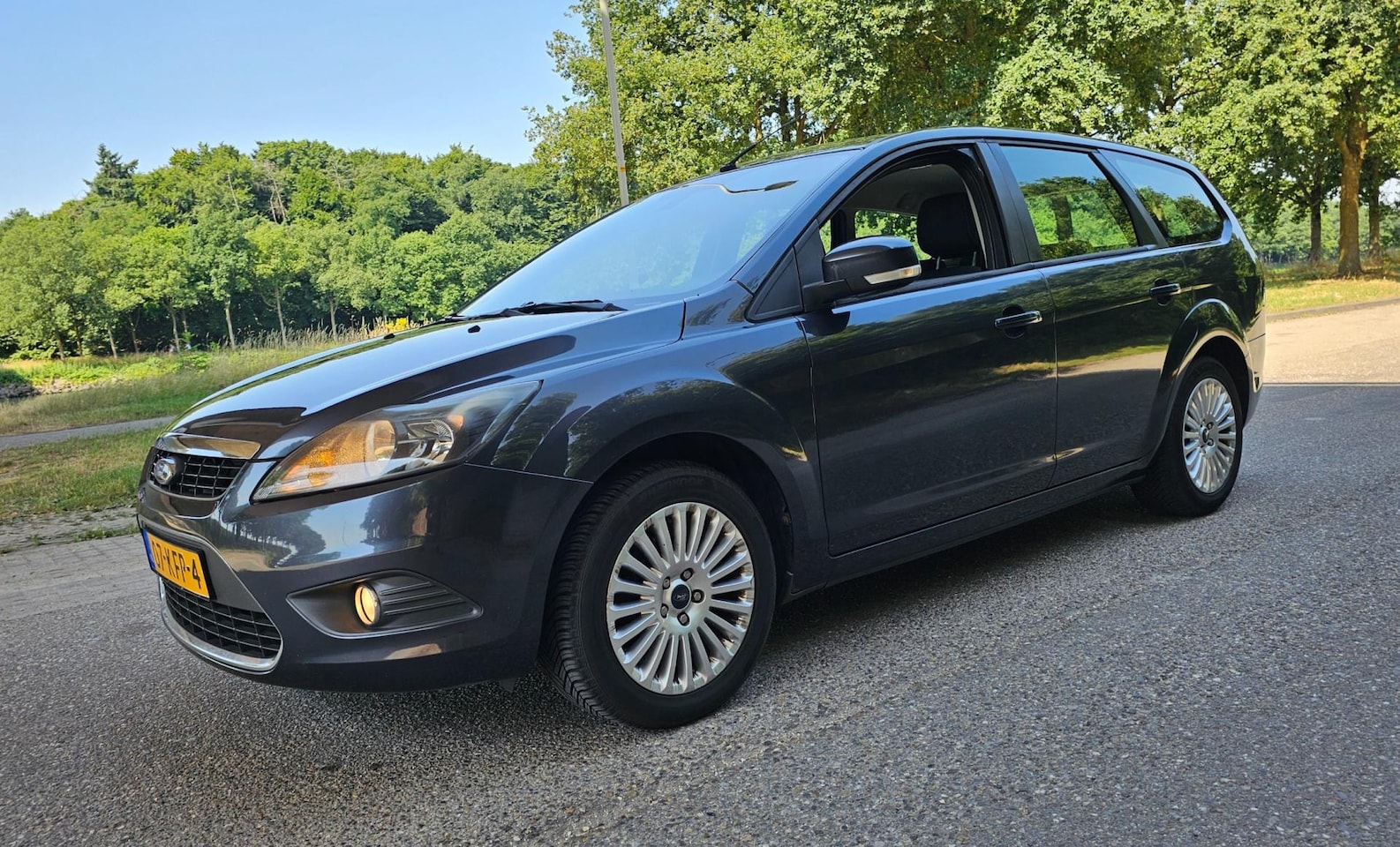 Ford Focus Wagon - 1.8 Limited Navigatie Airco Rijdt perfect - AutoWereld.nl