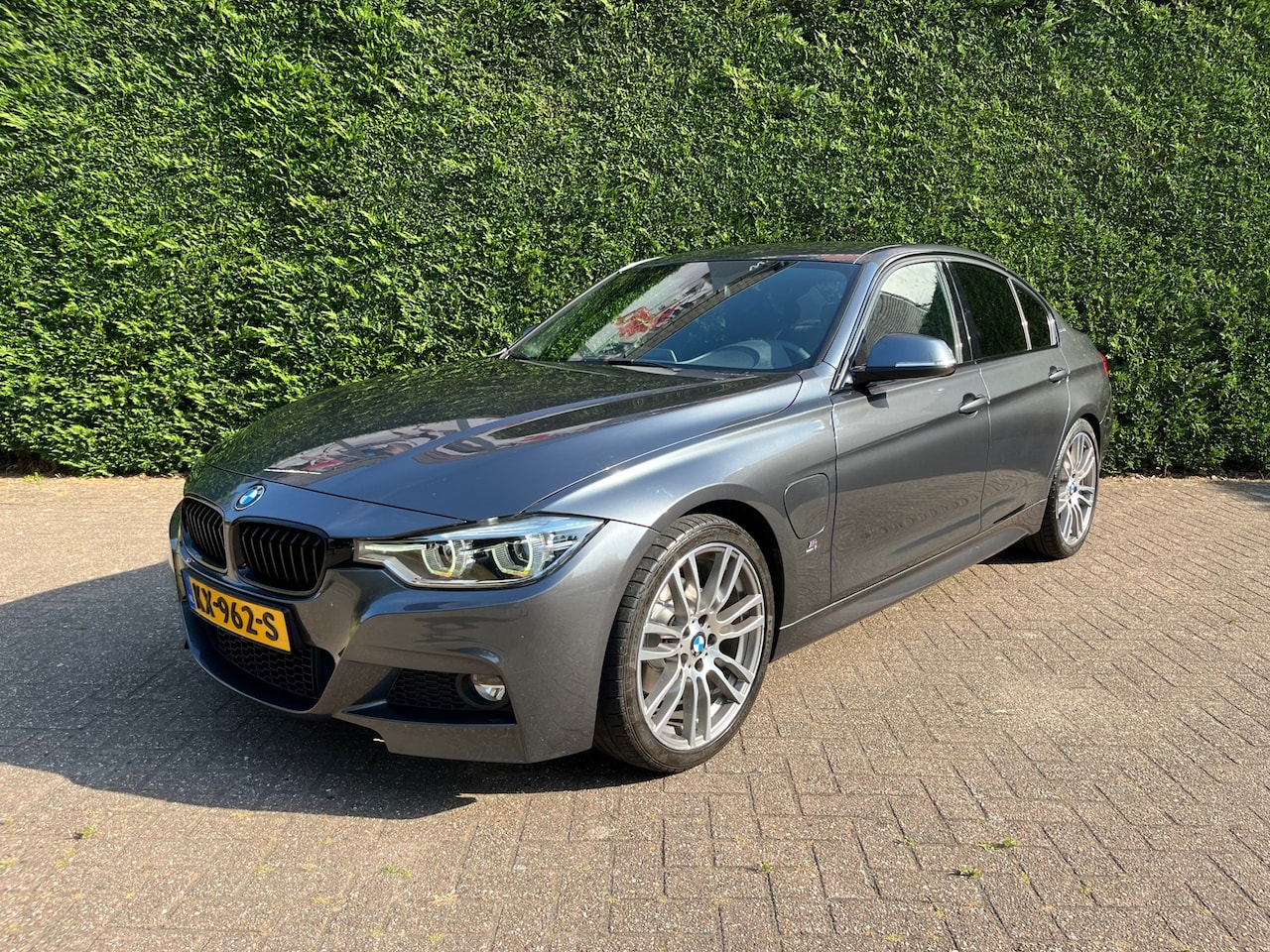 BMW 3-serie - 330e Centennial Executive M-pakket, 19"M-velgen, M-sportonderstel, Led ! - AutoWereld.nl