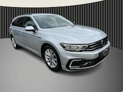 Volkswagen Passat Variant - 1.4 TSI PHEV GTE Business virtual cockpit, navi, massage stoel, pdc