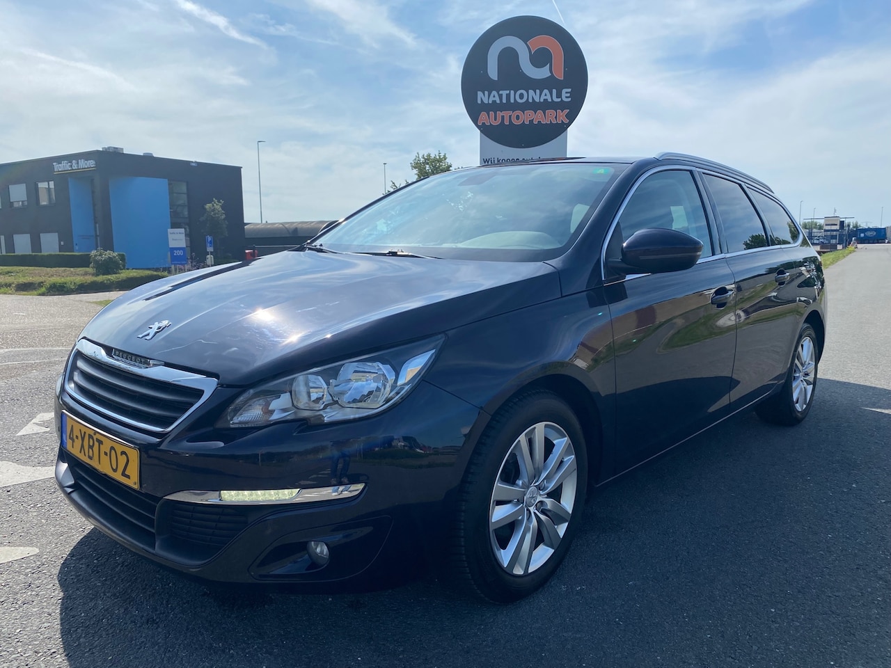 Peugeot 308 SW - 2014 * 1.6 BlueHDI Blue Lease Executive * 6 BAK * LMV * LED * - AutoWereld.nl
