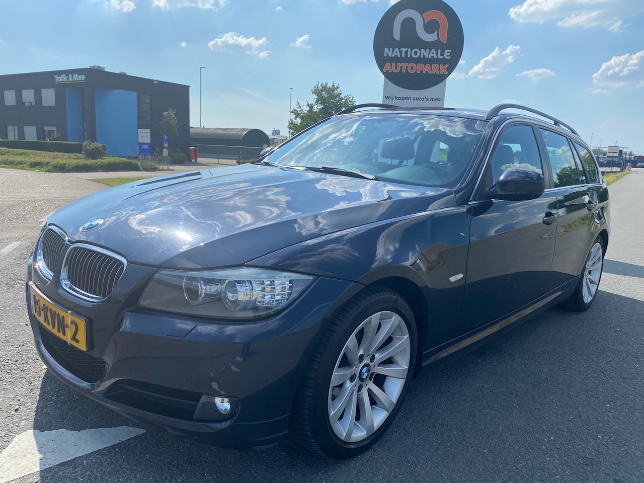 BMW 3-serie Touring - 2010 * 318i Business Line * AUTOMAAT * LMV * NAVI * AIRCO - AutoWereld.nl