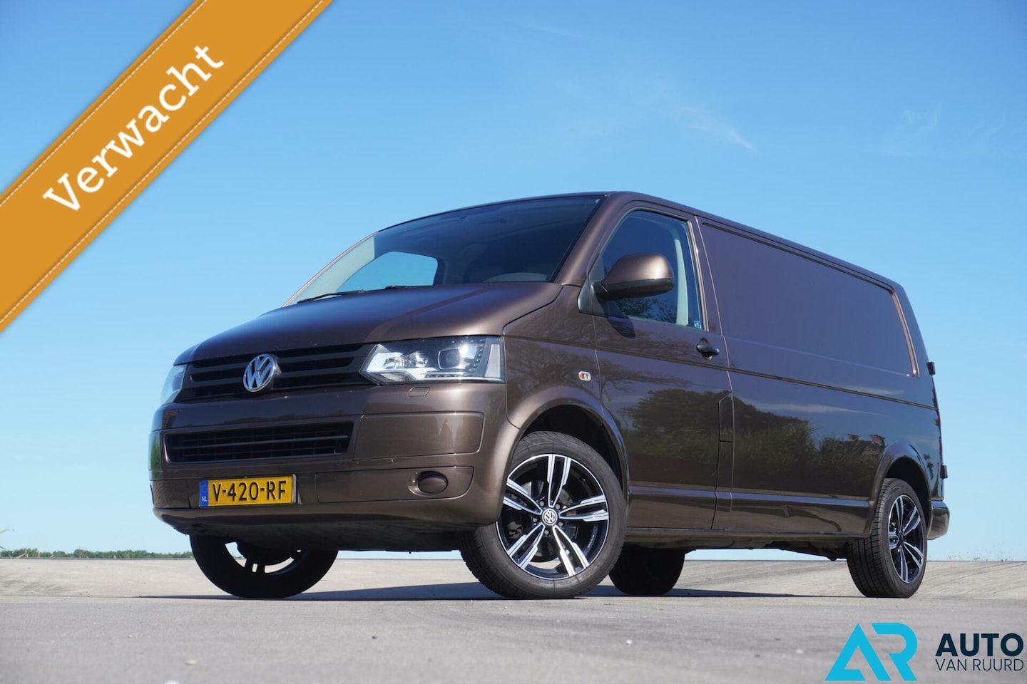 Volkswagen Transporter - 2.0 TDI L2H1 * Automaat * LUXE*140 PK - AutoWereld.nl