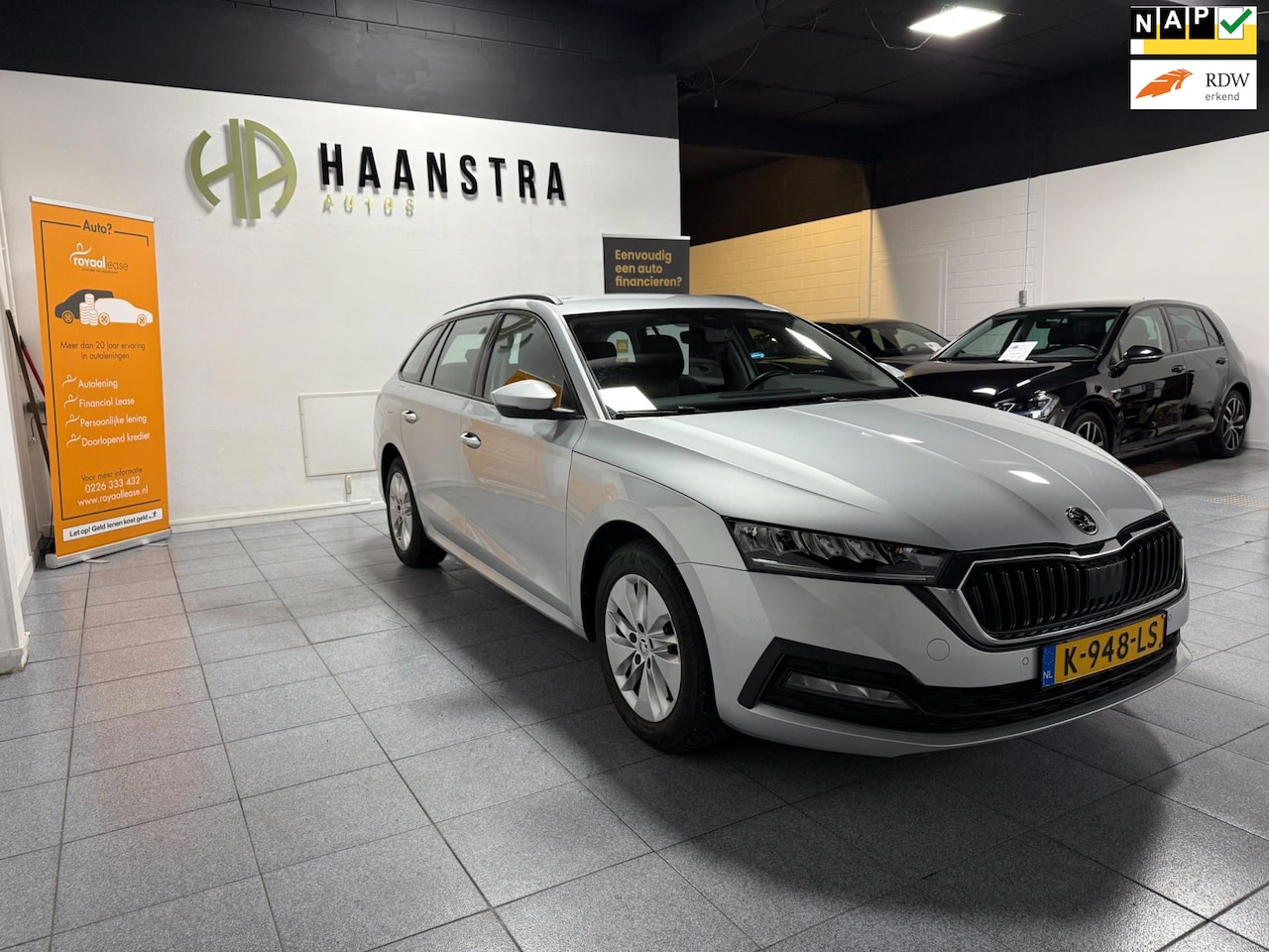Skoda Octavia Combi - 1.0 e-TSI Business Edition Autom Navi-Camera 1e Eigenaar NL Auto! - AutoWereld.nl