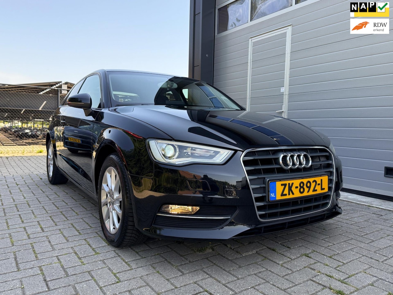 Audi A3 - 1.4 TFSI Attraction - Navigatie - Xenon - PDC - Cruise Control - Stoelverwarming - Climate - AutoWereld.nl