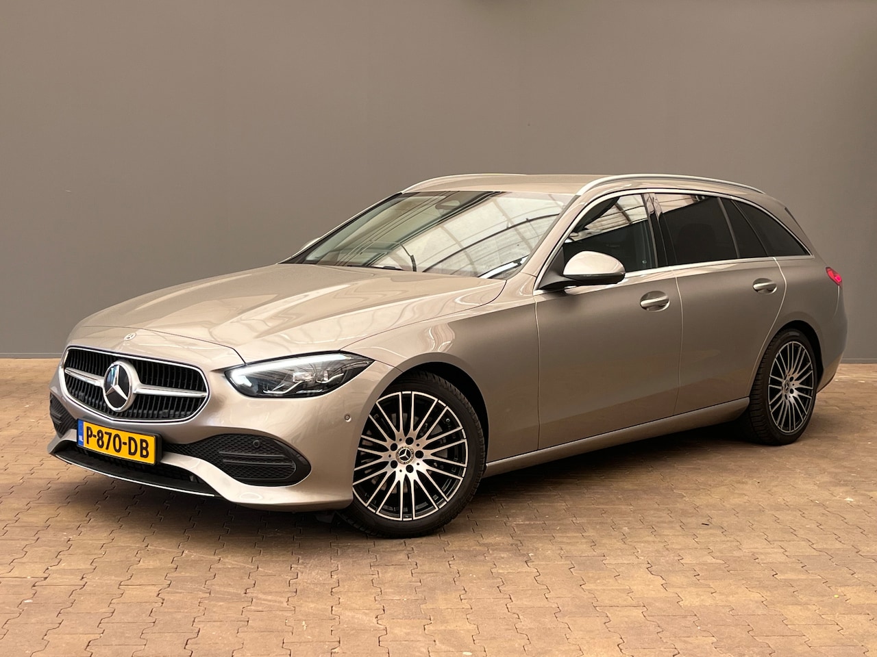 Mercedes-Benz C-klasse Estate - 200 Launch Edition Luxury Line Burmester | Trekhaak | 18'' Lichtmetalen velgen | Adaptieve - AutoWereld.nl