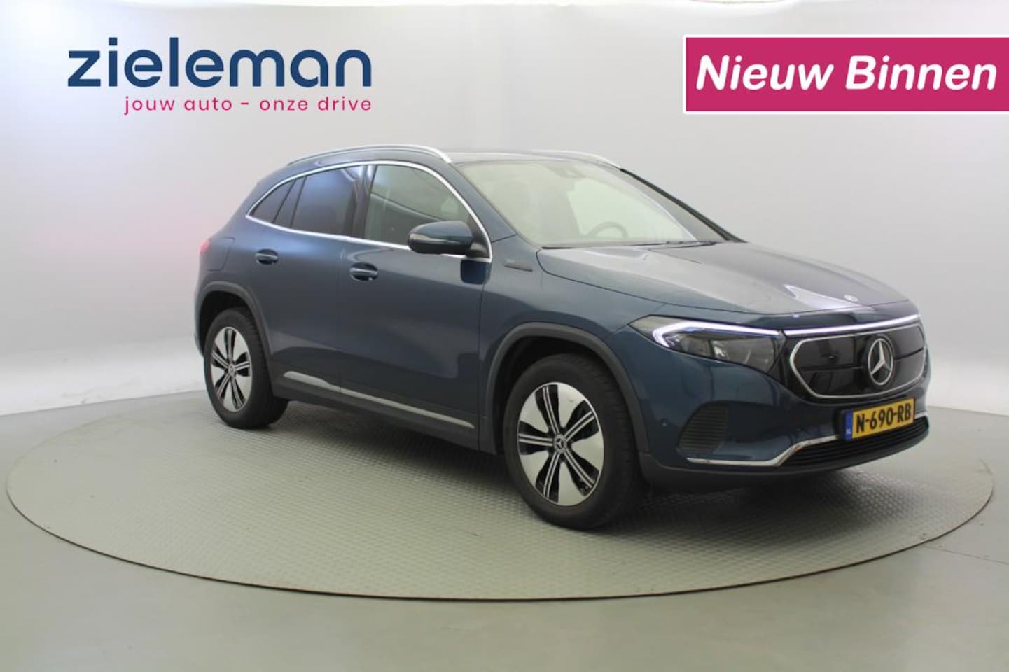 Mercedes-Benz EQA - 250 Business Solution Luxury 67 kWh - Camera, Trekhaak - AutoWereld.nl