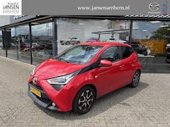 Toyota Aygo - 1.0 VVT-i x-joy , Trekhaak, Clima, Camera, Apple Carplay, Bluetooth, LMV 15 Inch, Armsteun
