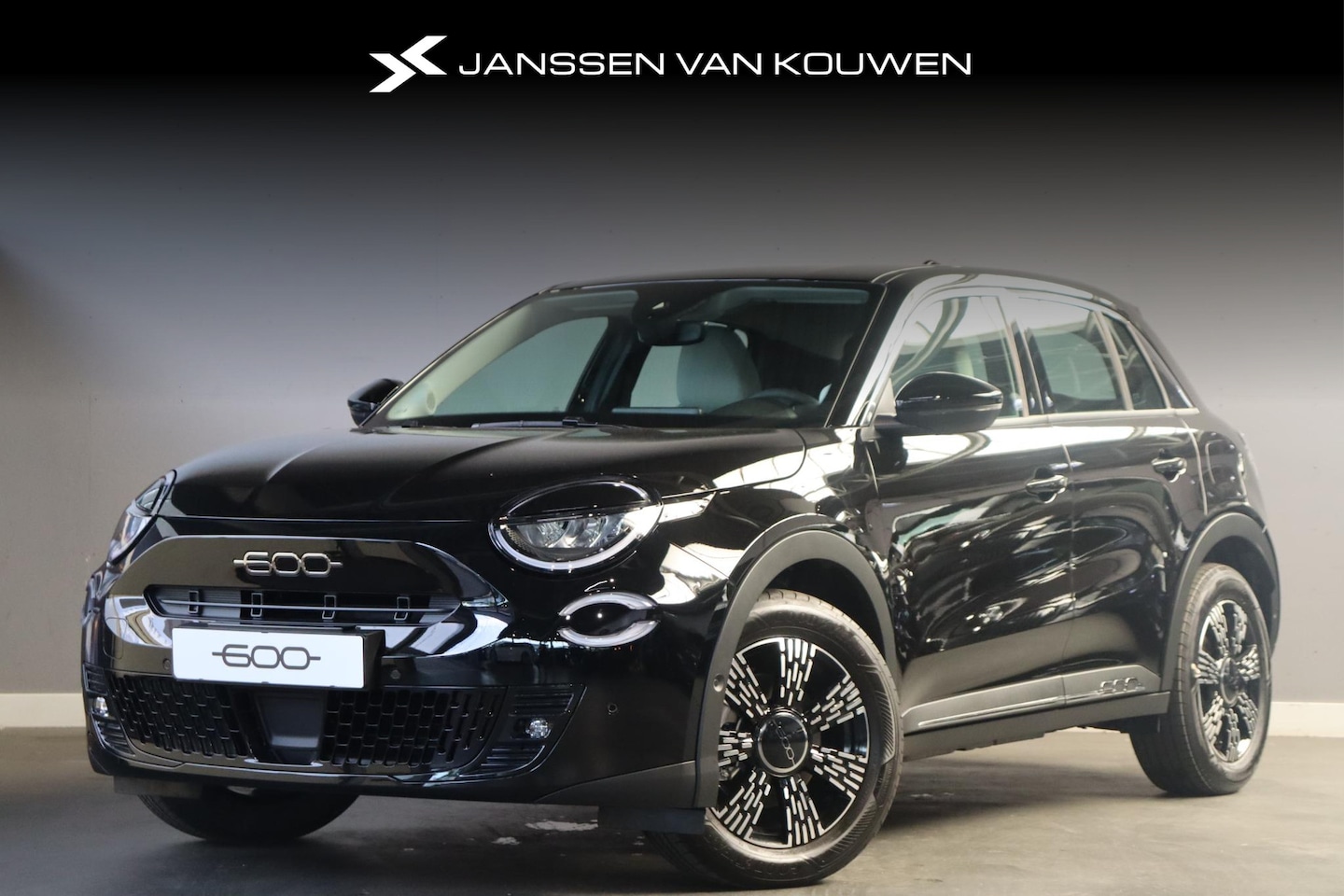 Fiat 600e - Urban 54 kWh OP VOORRAAD SNEL LEVERBAAR ! - AutoWereld.nl