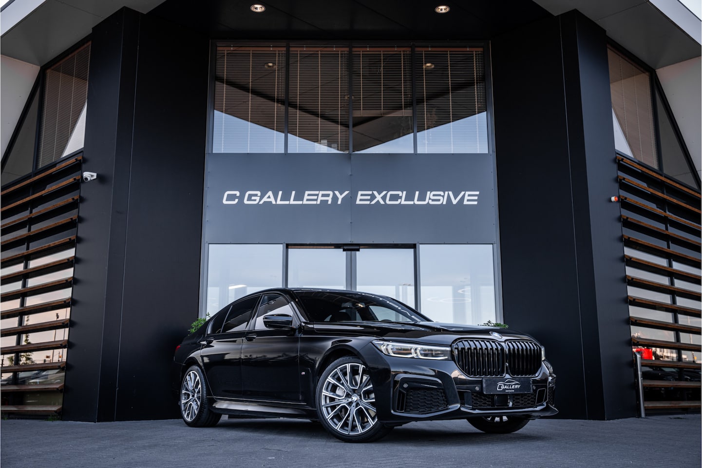 BMW 7-serie - 745e - M Sport | Panorama | H&K | Massage | 360 Camera - AutoWereld.nl