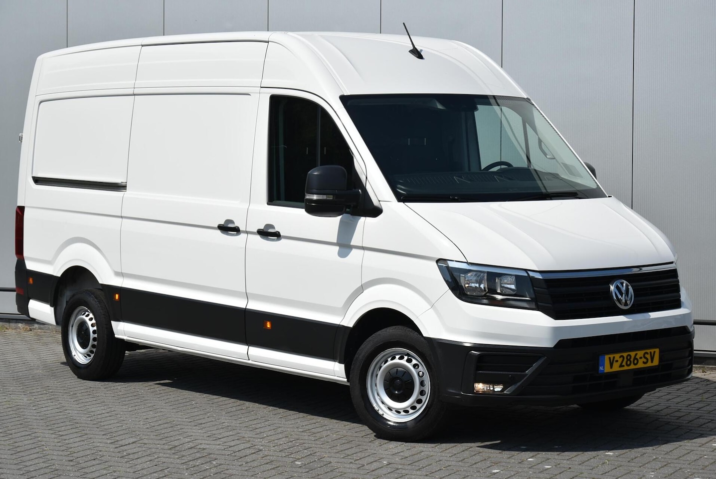 Volkswagen Crafter - 2.0 TDI L3H3 140Pk Airco Navi Cruise Trekh - AutoWereld.nl