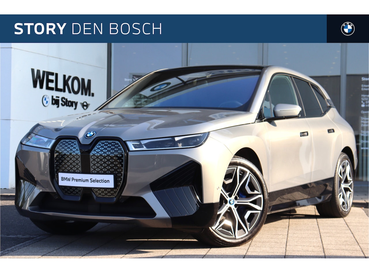 BMW iX - xDrive40 Executive / Sportpakket / Panoramadak Sky Lounge / Trekhaak / Laserlight / Multif - AutoWereld.nl