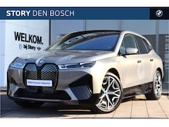 BMW iX - xDrive40 Executive / Sportpakket / Panoramadak Sky Lounge / Trekhaak / Laserlight / Multif