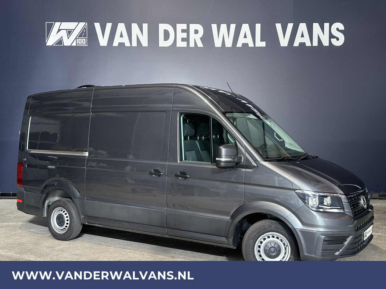 Volkswagen Crafter - 2.0 TDI 140pk L3H3 (oude L2H2) Euro6 Airco | Camera | Cruisecontrol | Apple Carplay | bijr - AutoWereld.nl