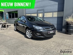 Opel Astra - 1.4 Turbo Blitz Airco/ Cruise Control/ Navigatie/ Trekhaak