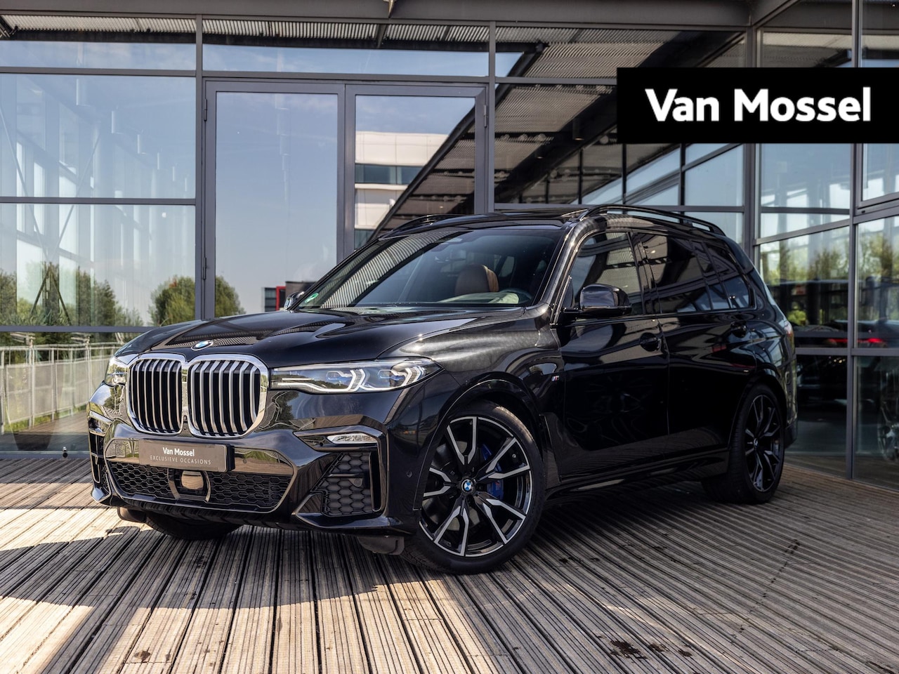 BMW X7 - xDrive40i High Executive | M-SPORT | SKY LOUNGE | CRAFTED CLARITY | CAPTAIN CHAIRS | 6-PER - AutoWereld.nl