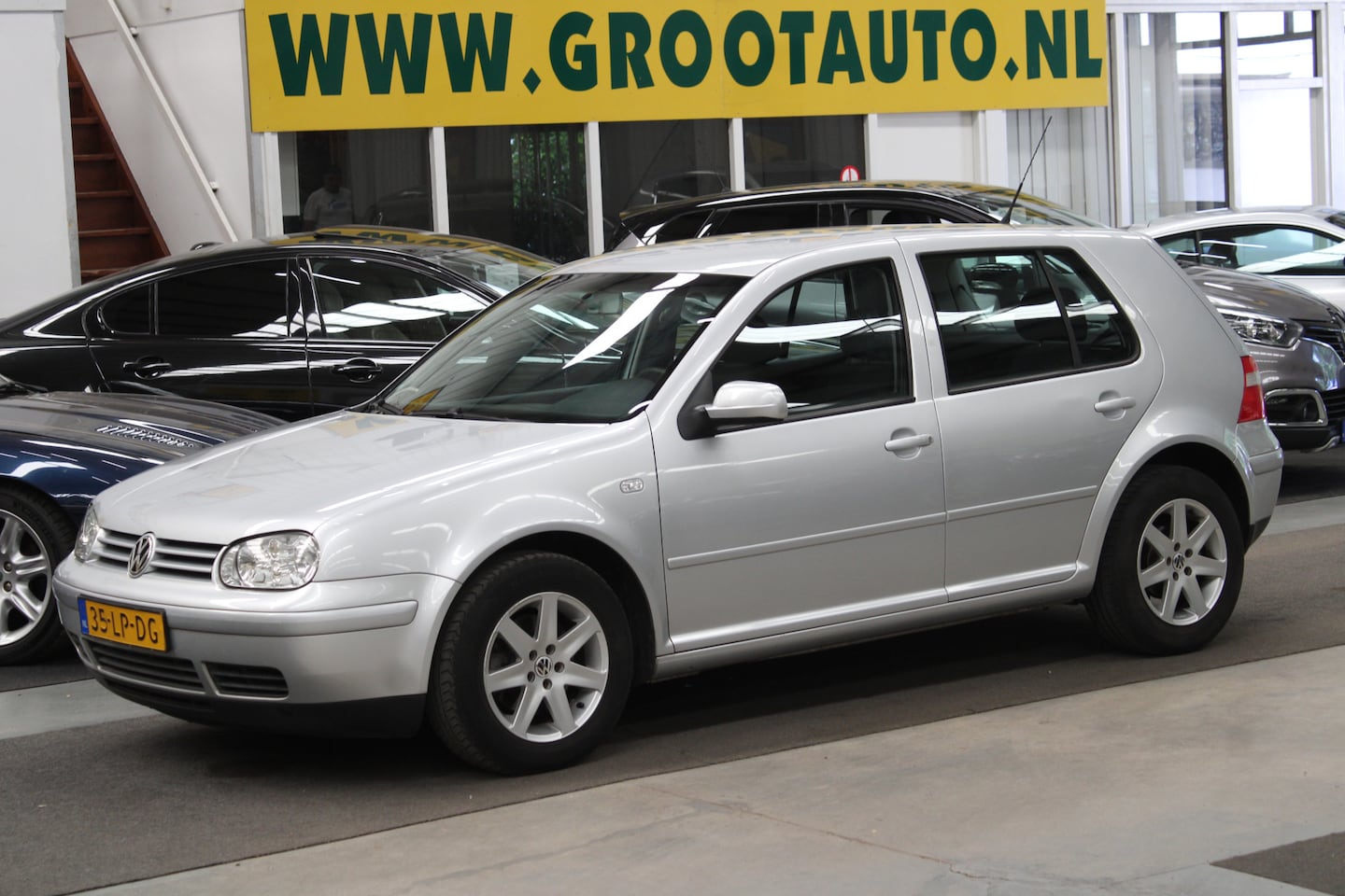 Volkswagen Golf - 1.6-16V FSI Ocean NAP, Airco, Cruise control, Stuurbekrachtiging - AutoWereld.nl