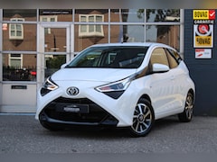 Toyota Aygo - 1.0 VVT-i x-play Automaat Airco Camera Carplay