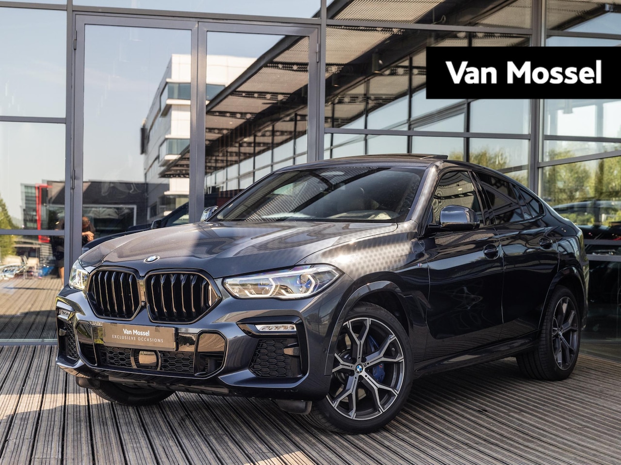 BMW X6 - xDrive40i High Executive | M-SPORT | 21 INCH | SKY-LOUNGE | CRAFTED CLARITY | SOFTCLOSE | - AutoWereld.nl