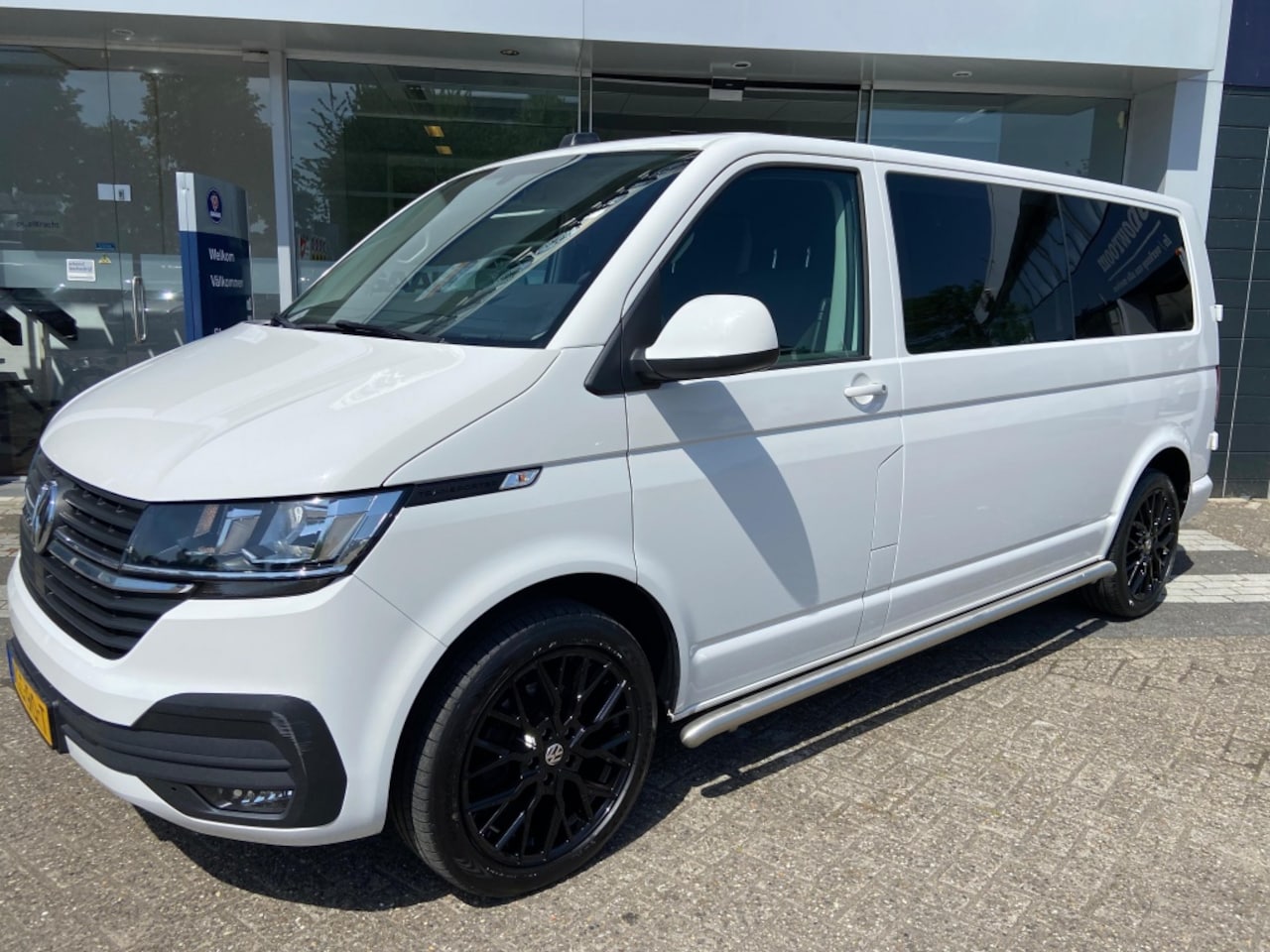 Volkswagen Transporter - 2.0 TDI L2H1 DC NW MODEL Cruise/Navi/19inch - AutoWereld.nl