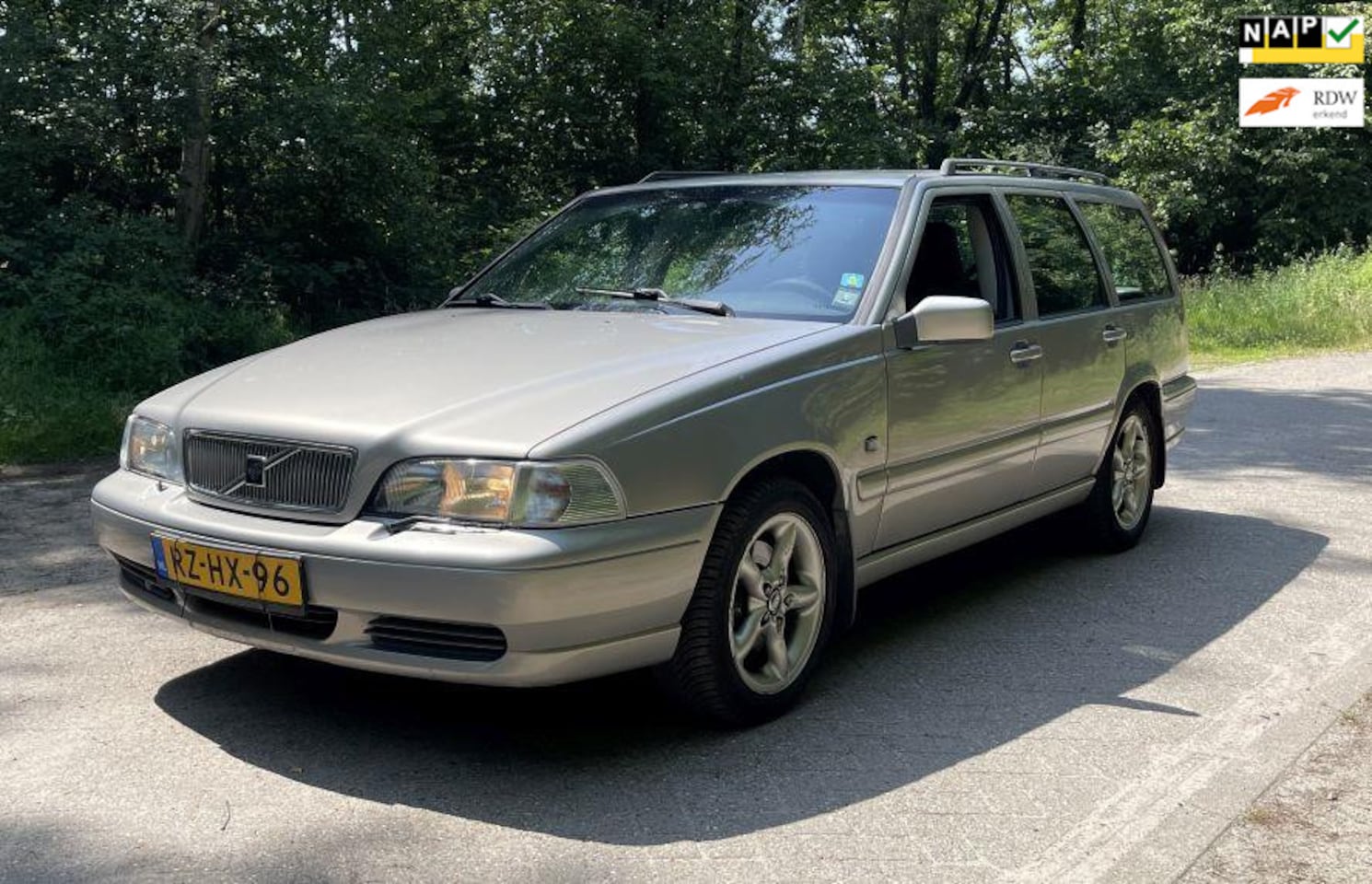 Volvo V70 - 2.5 Classic Sports-Line Nieuwe APK Inruil is mogelijk - AutoWereld.nl