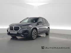 BMW X1 - xDrive25e Sport line | Navi | Harman Kardon | Camera | Stoelverw. | 19'' | Elek. Achterkle