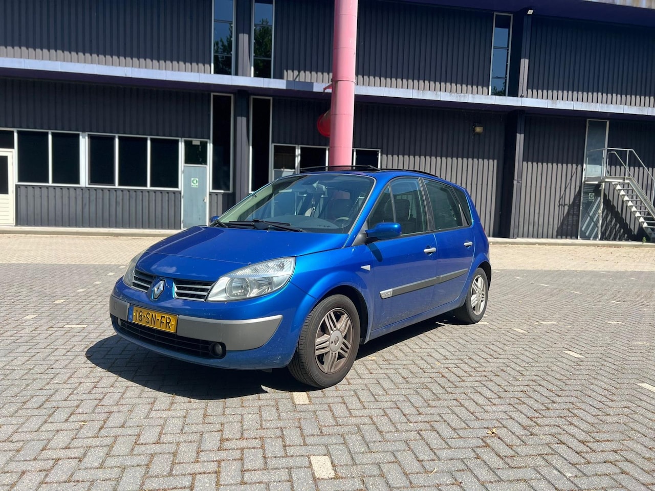 Renault Scénic - 2.0-16V Privilège Luxe | Pano | 1 Jaar APL - AutoWereld.nl