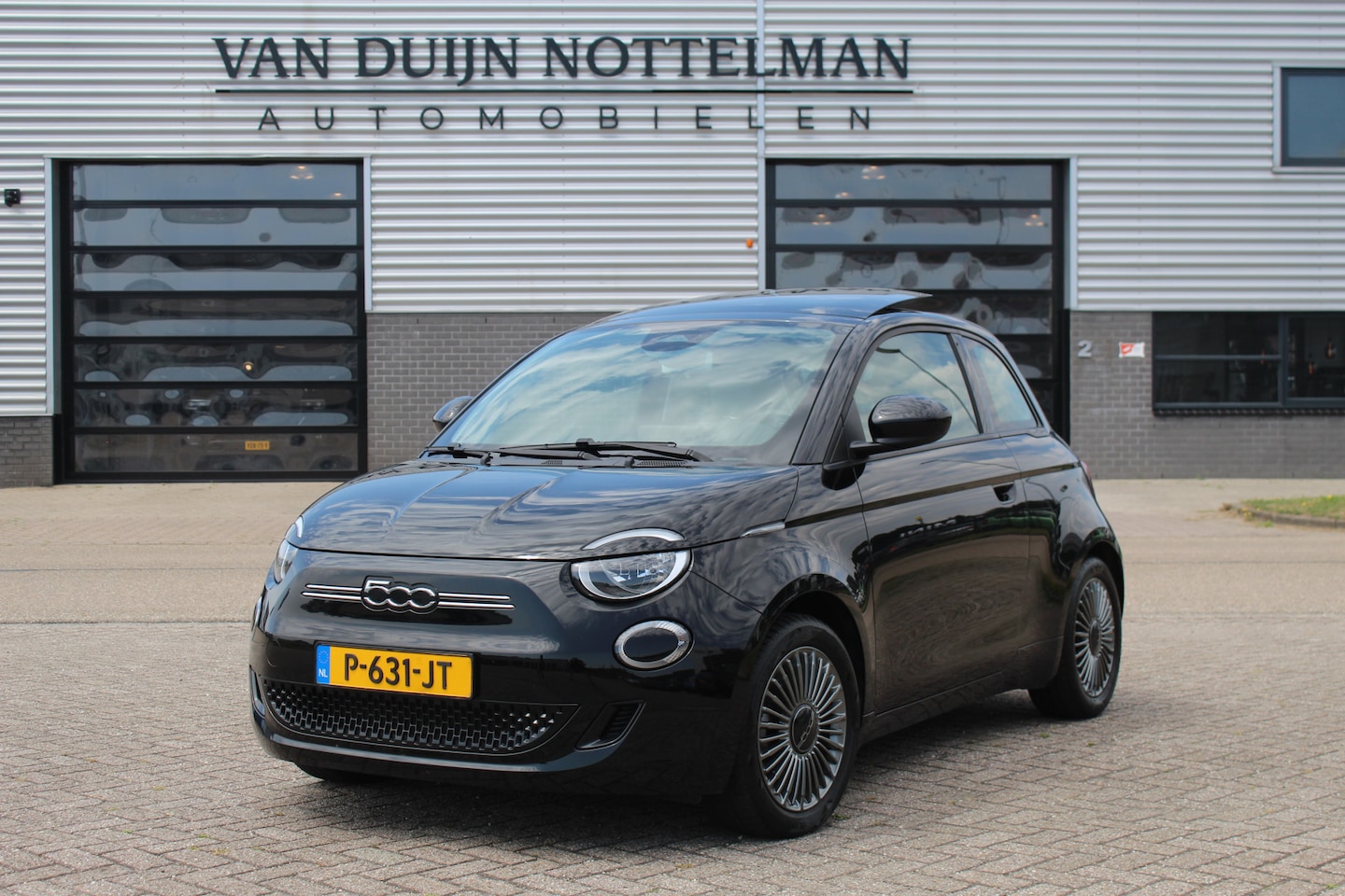 Fiat 500 - Icon 42 kWh / Carplay / LED / N.A.P. - AutoWereld.nl