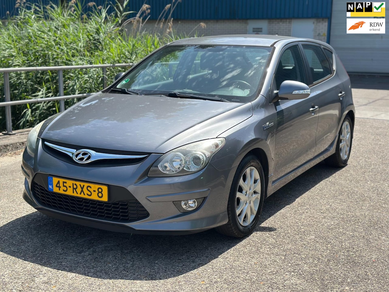 Hyundai i30 - 1.4i i-Motion Clima 113.000 KM NAP! 1 jaar APK! - AutoWereld.nl
