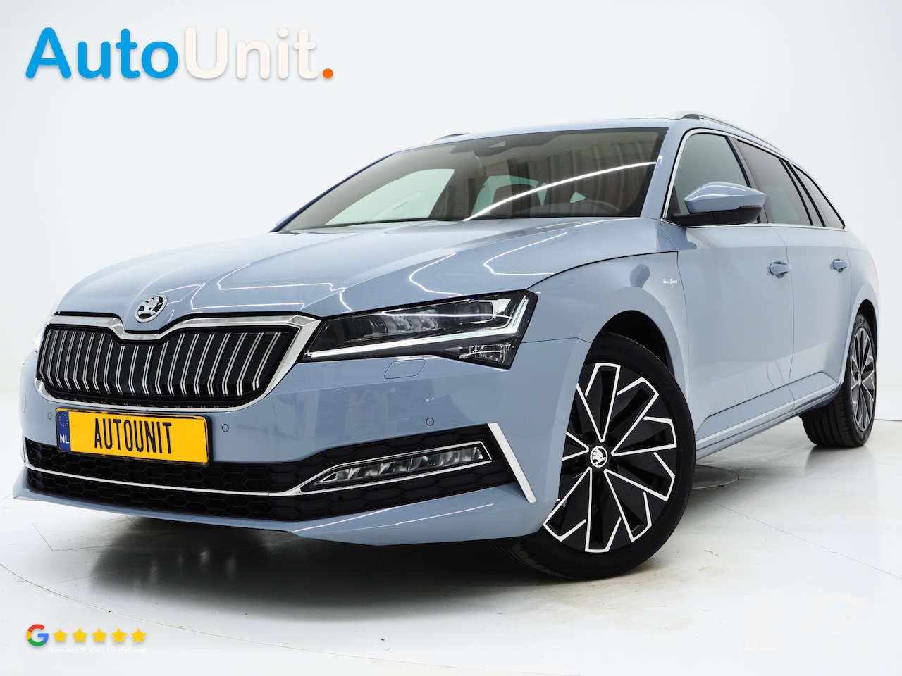 Skoda Superb Combi - 1.4 TSI iV Laurin & Klement | Panoramadak | Trekhaak | Canton | Massage | Keyless | Adapti - AutoWereld.nl