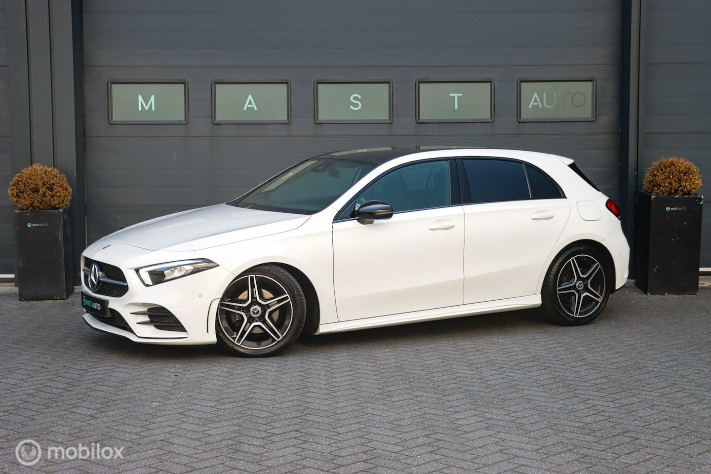 Mercedes-Benz A-klasse - 200 AMG | Aut | Camera | LED | Night pakket - AutoWereld.nl