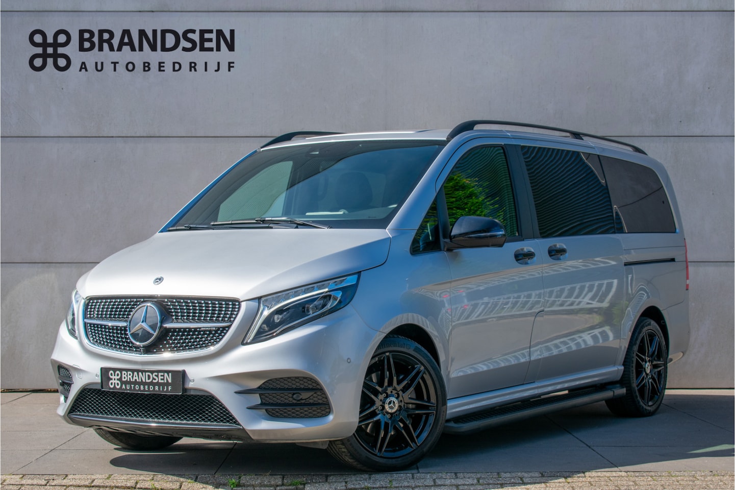 Mercedes-Benz V-klasse - 300d Lang DC Avantgarde Edition -AMG-ACC-Trekhaak-360camera-Standkachel-Elect Schuifdeuren - AutoWereld.nl