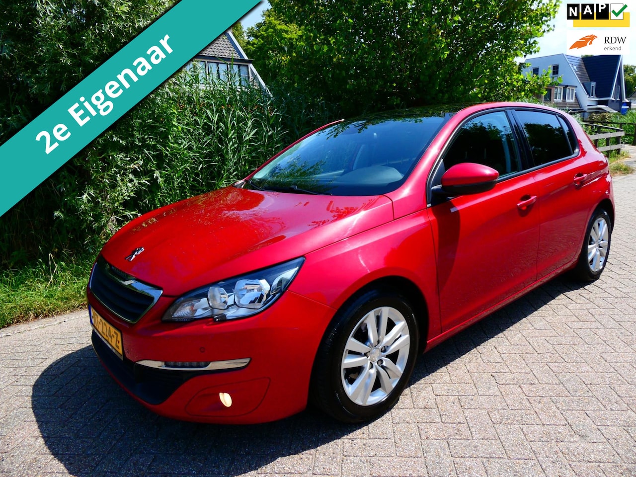Peugeot 308 - 1.2i 110pk 5-deurs 2e eig. 112.000km Clima LED Navi Panorama - AutoWereld.nl