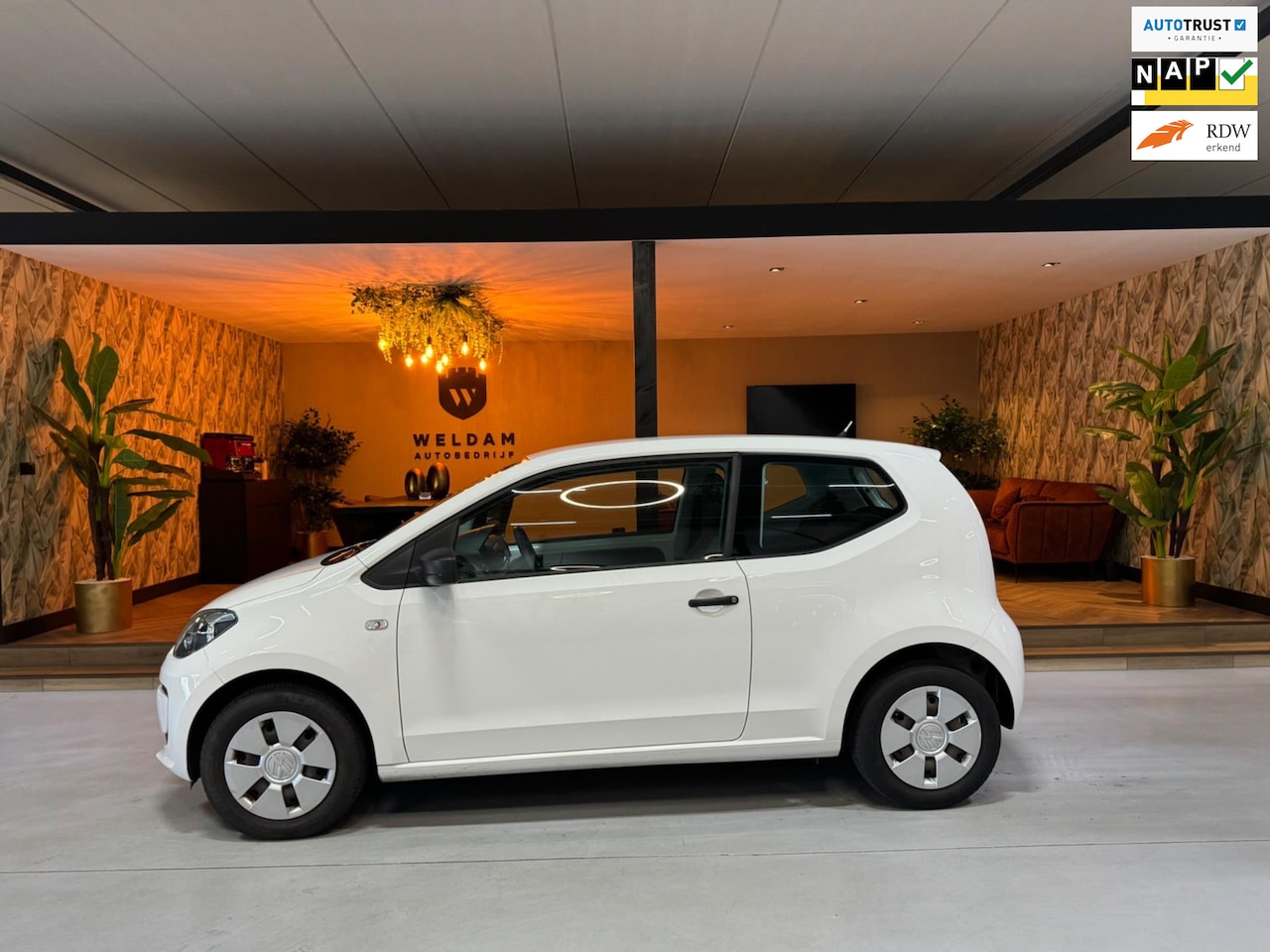 Volkswagen Up! - 1.0 groove up BlueMotion Airco AUX Nieuwe APK Rijklaar - AutoWereld.nl
