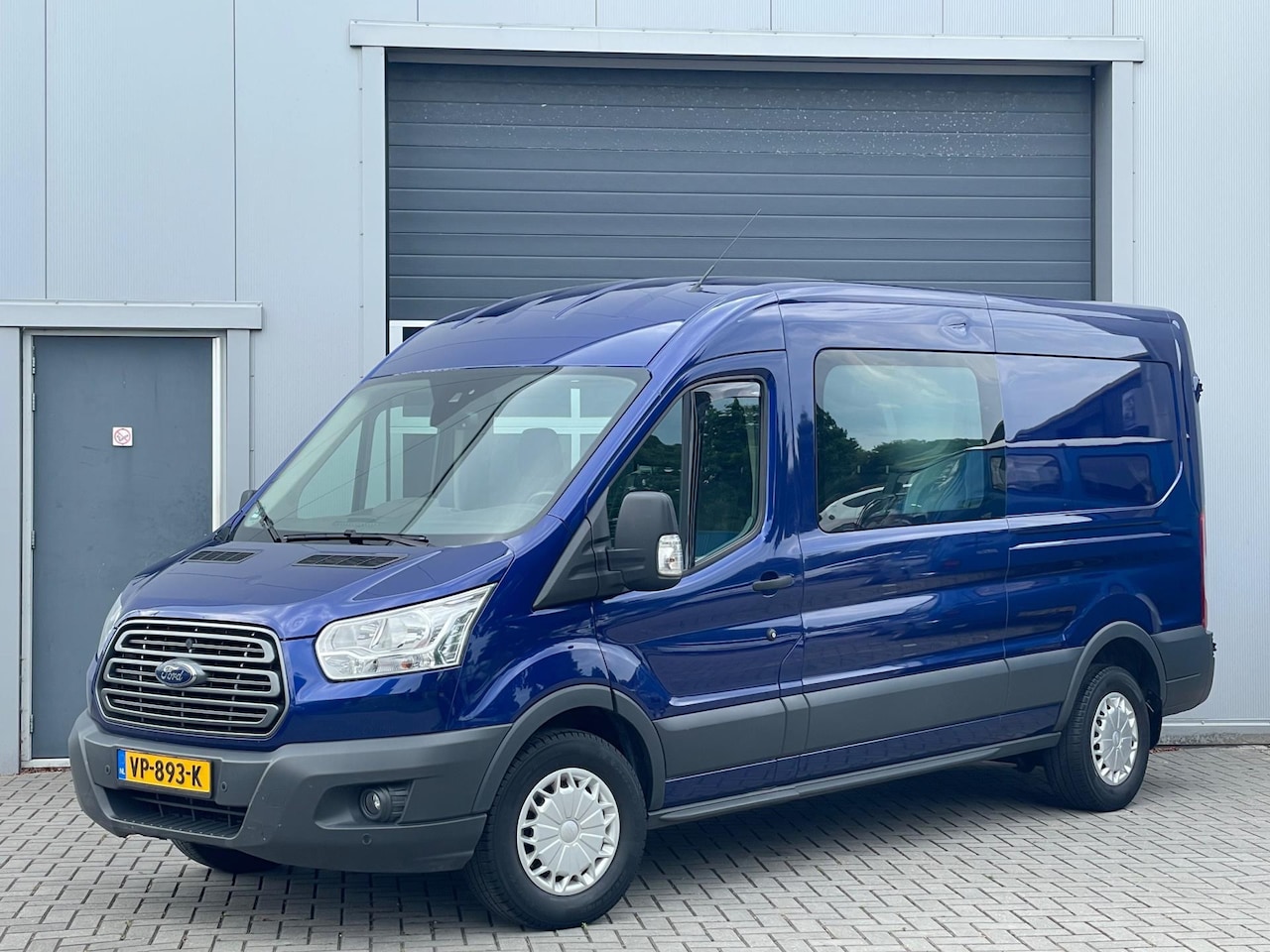 Ford Transit - 330 2.2 TDCI L3H2 DC | 6-zits | 1ste eig. | Airco | Camera | Trekhaak | Cruise control - AutoWereld.nl