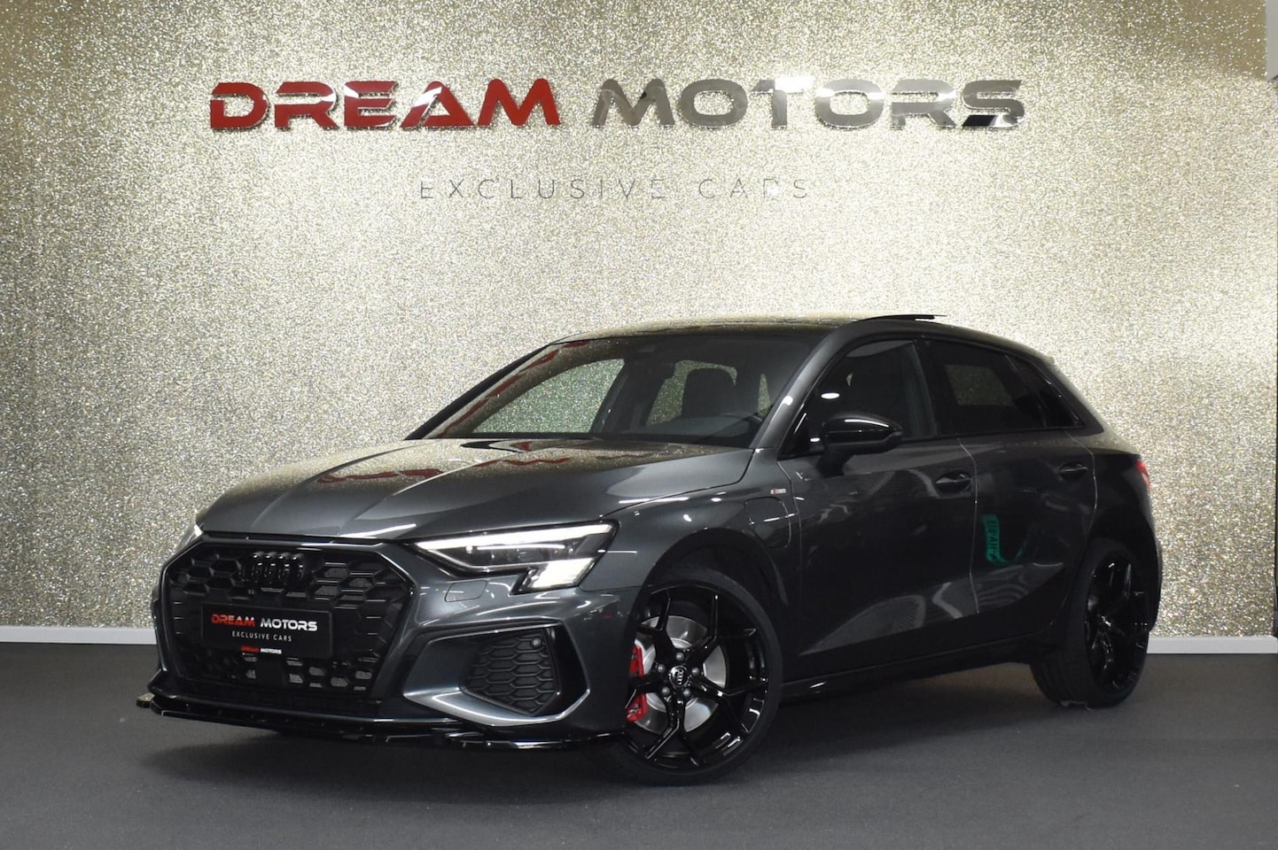 Audi A3 Sportback - 45 TFSI e S-Line Competition 245pk | S3 | RS-STOELEN | PANODAK - AutoWereld.nl