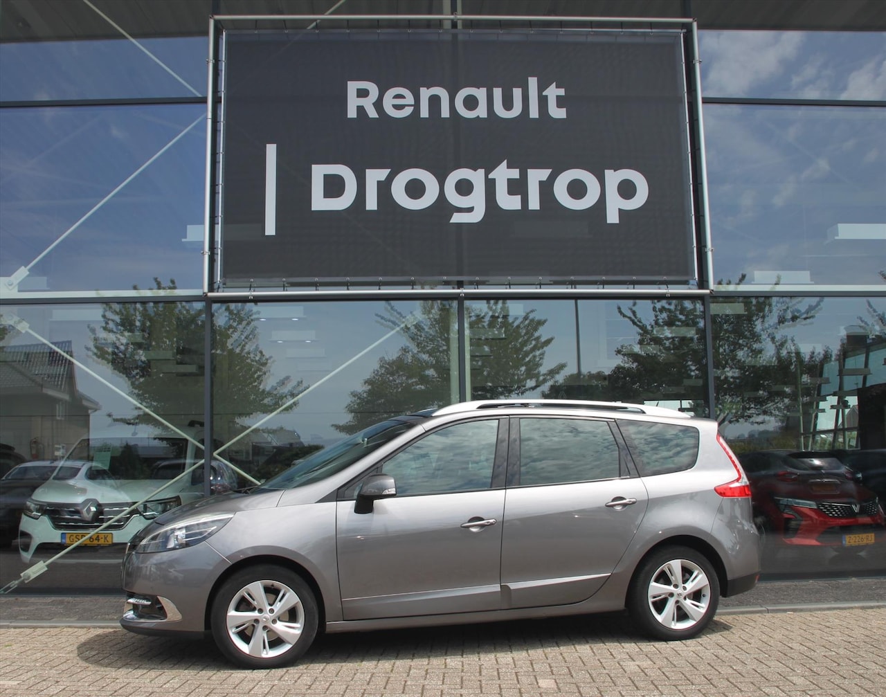 Renault Grand Scénic - 115PK-DYNAMIQUE-167DKM-NAVI-GLASDAK-TREKHAAK- - AutoWereld.nl