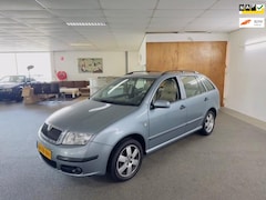 Skoda Fabia Combi - 1.4-16V Elegance Apk Nieuw, Airco, Cruise, Parkeersensor, Trekhaak, N.A.P, Lm velgen, Tops