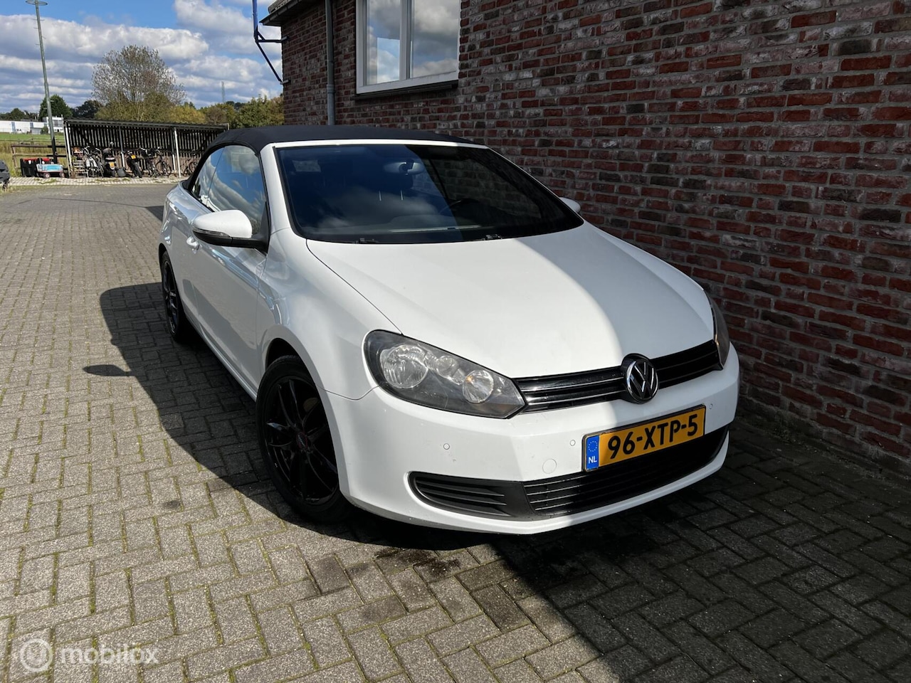 Volkswagen Golf Cabriolet - 1.6 TDI Trendline BlueMotion - AutoWereld.nl
